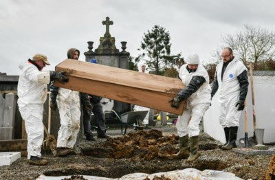 C’est quoi le métier de fossoyeur ?