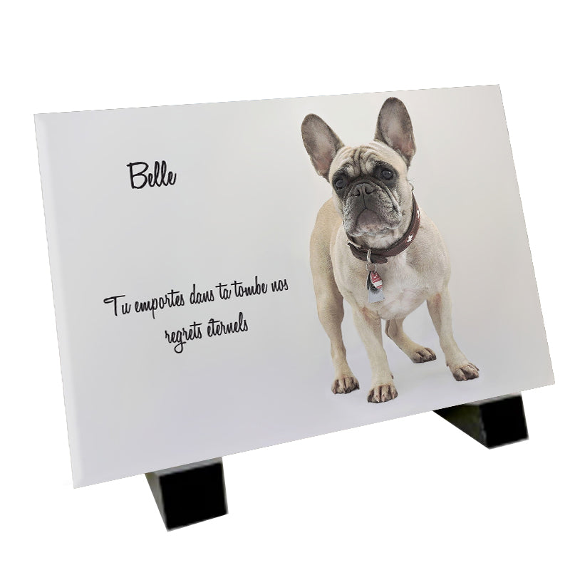 Plaque funéraire représentant un Bouledogue Français