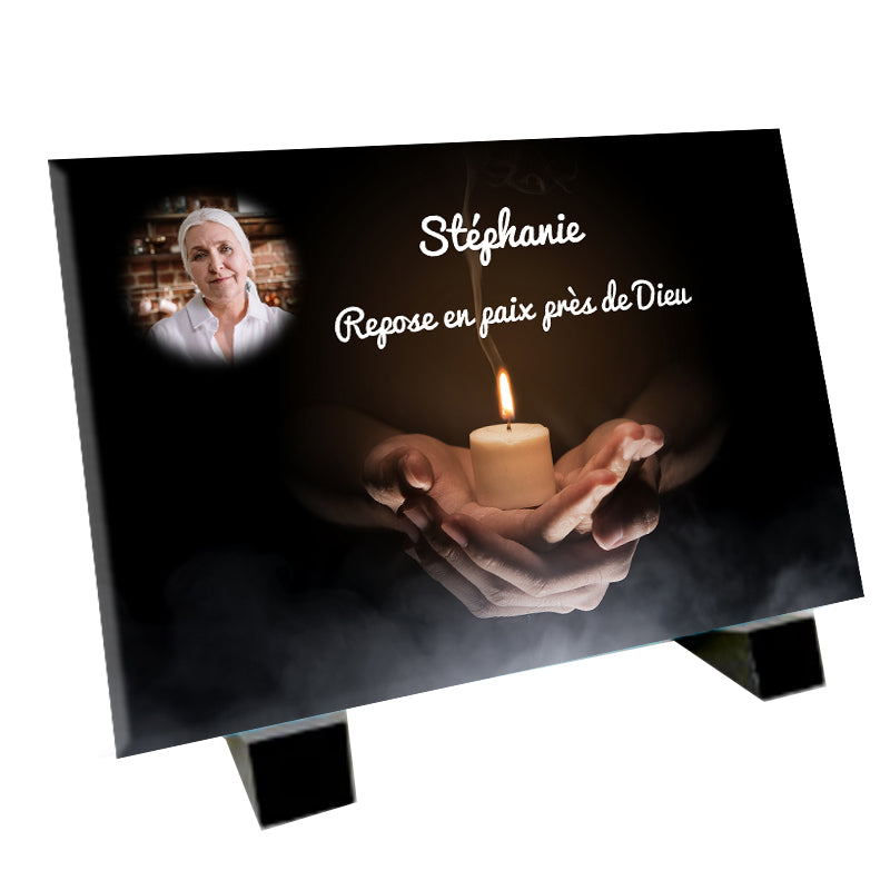 Plaque funéraire avec bougie