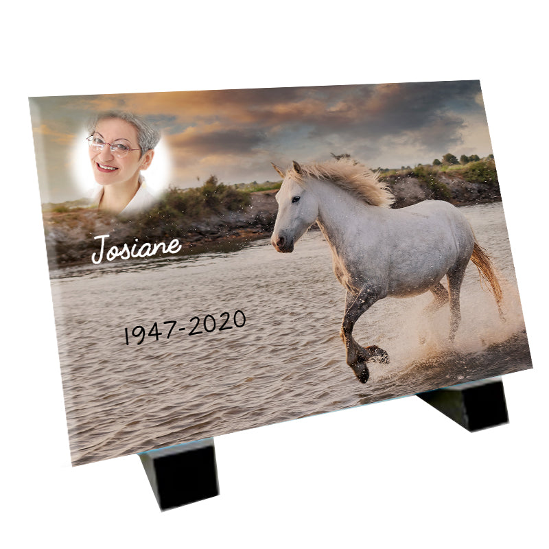 Plaque funéraire avec cheval