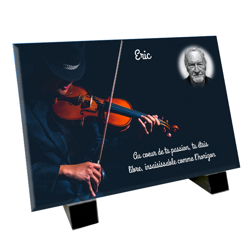Plaque funéraire avec violoniste